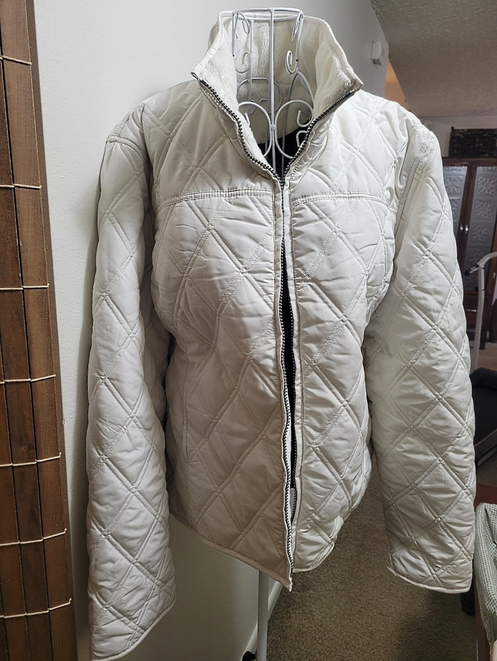 Womans Jacket - Picture 5 of 15
